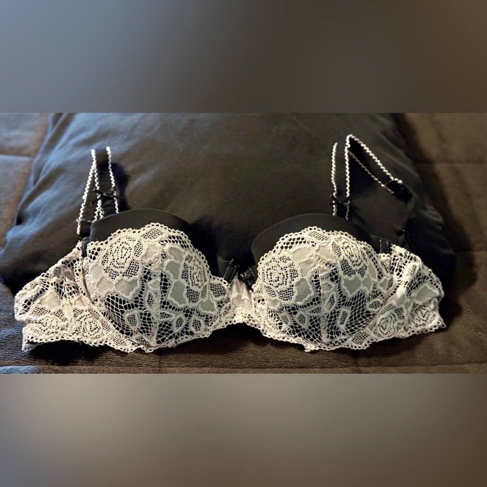 4/$40 La Senza Underwire Push Up Bra Size 32C